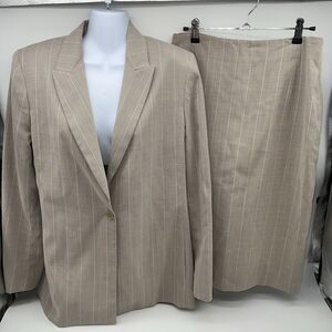 GARFIELD & MARKS 2PC Tan Pinstripe Career Skirt Suit Jacket (Sz 8) Skirt (Sz 6)
